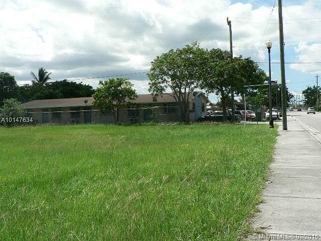 2nd image of 422 S Krome Ave