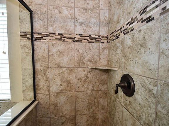 5th image of 20606 Laurel Rain Ct