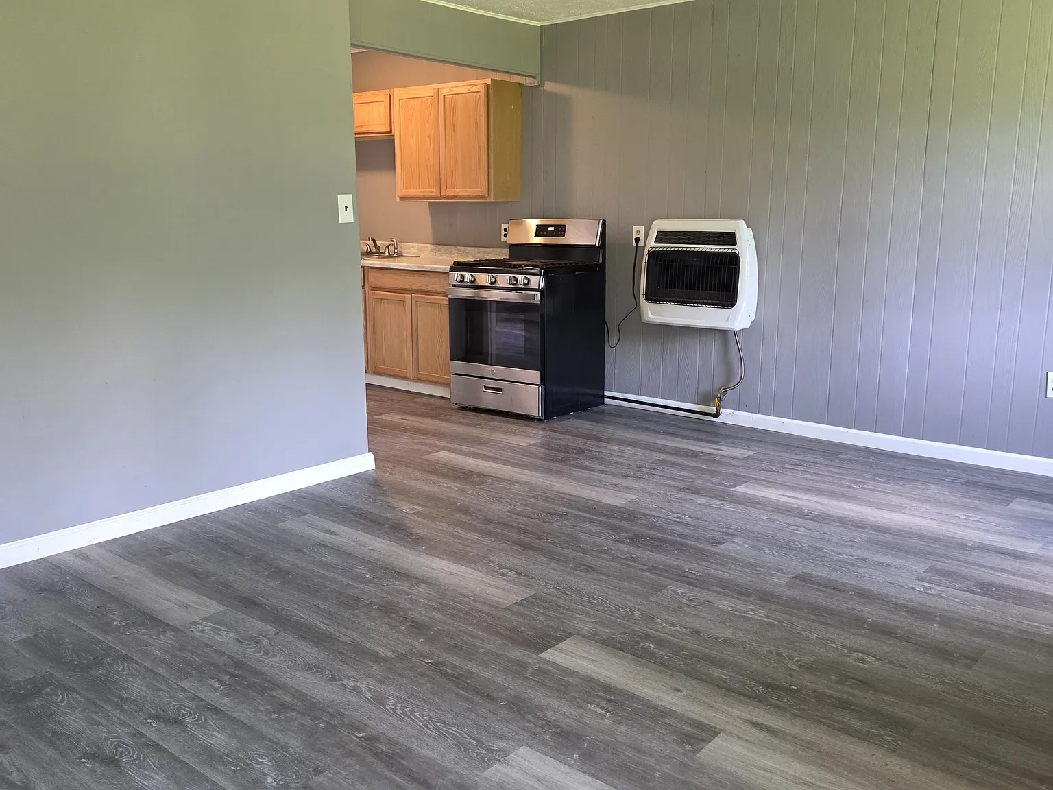 208 Saco Lane - C — Photo 1