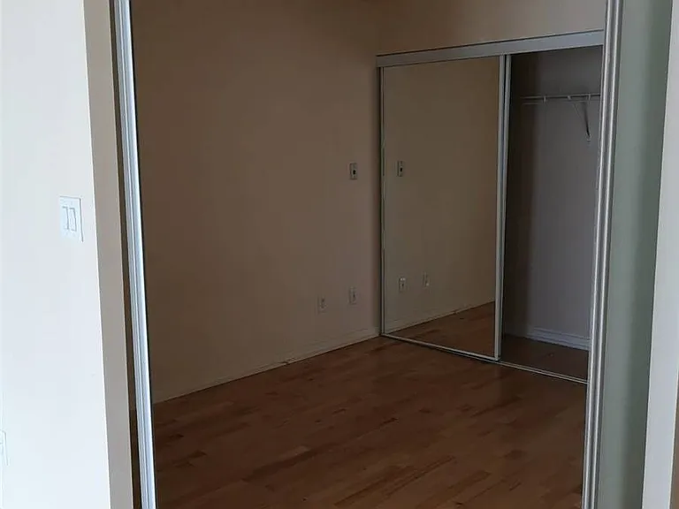 65 Bremner Blvd #3706 — Photo 4
