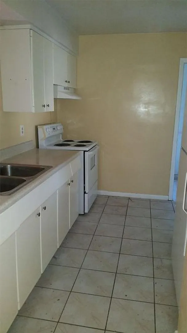 Building Photo - 1110 Cobblestone Ave