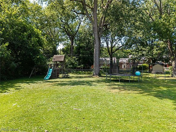 5th image of 6156 Edgebrook Blvd