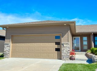 17070 Nicholas St, Omaha, NE 68118