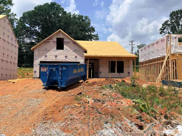 407 Lake Circle Dr, Greenville, SC 29605