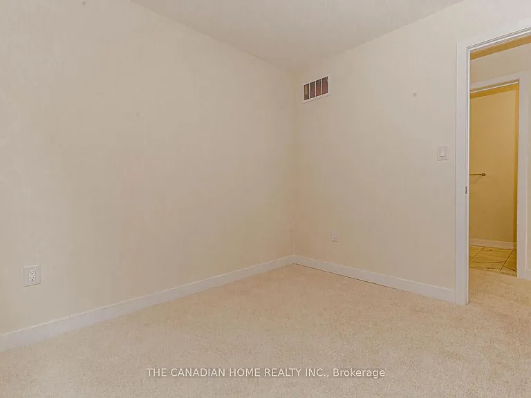 10 Sunflower Cres — Photo 42