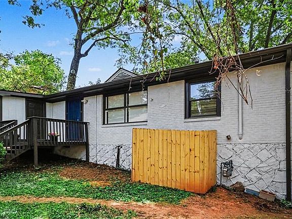 4th image of 3416 Maplehurst Dr