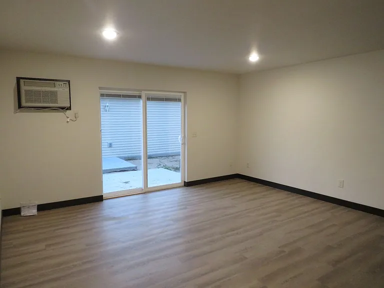 5294 Christopher Dr — Photo 6