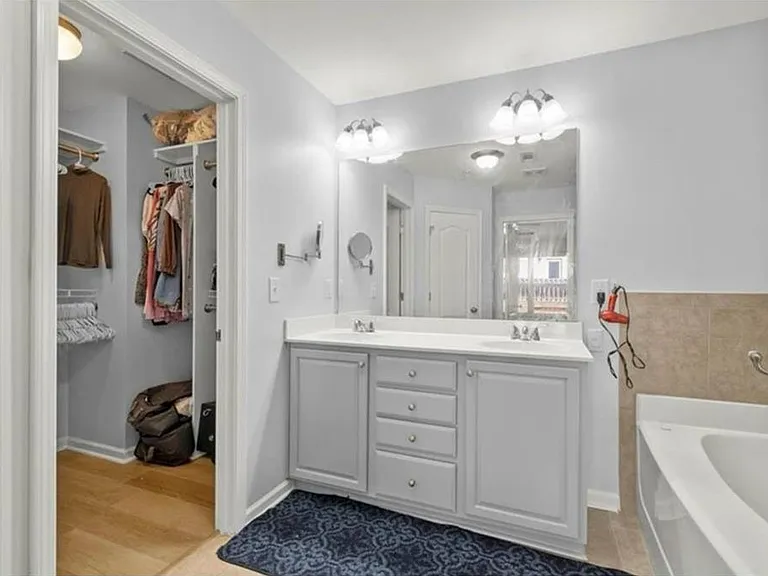 2304 Oakton Pl SE — Photo 18