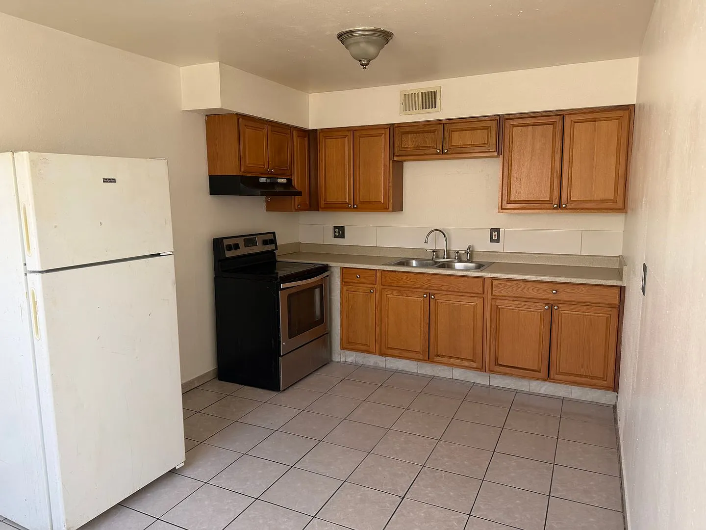 15th St. 370 — Photo 1