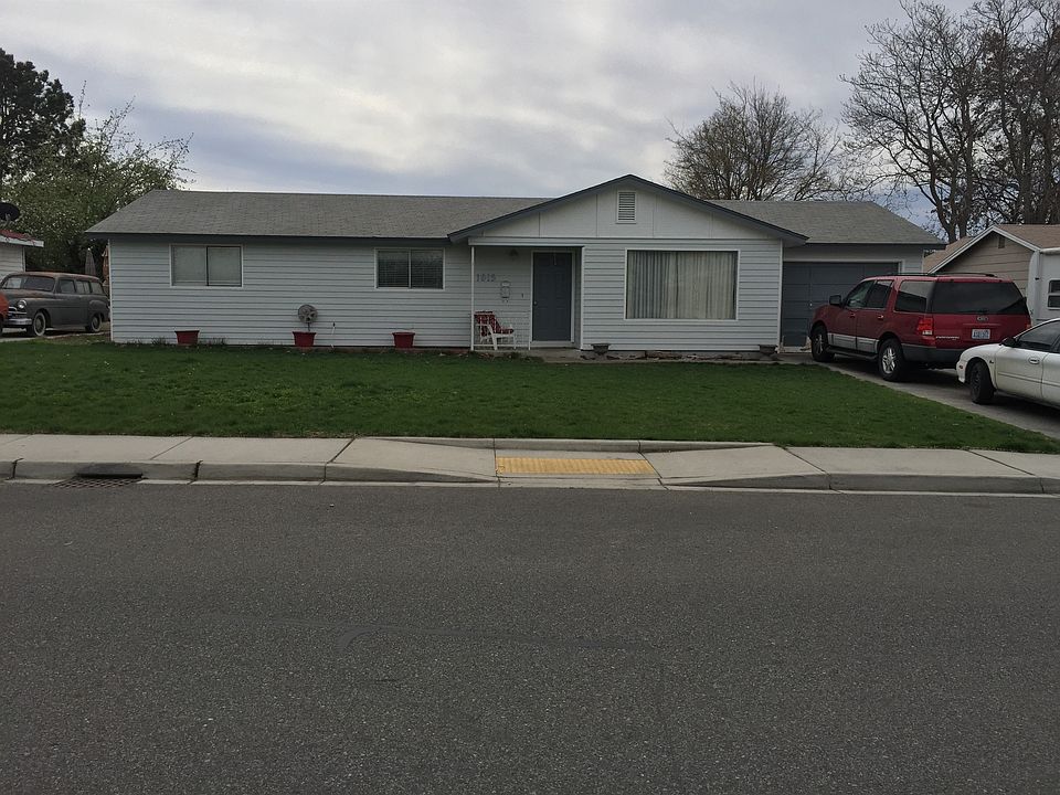 2nd image of 1015 Abbot St