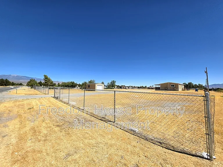1911 Greta Blvd — Photo 3