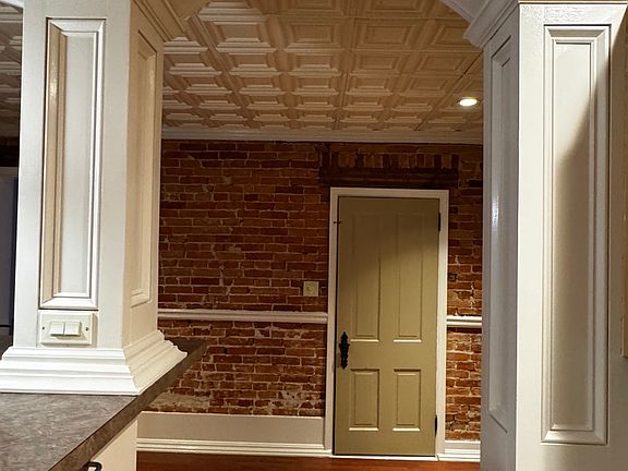 4th image of 29 E Main St #D