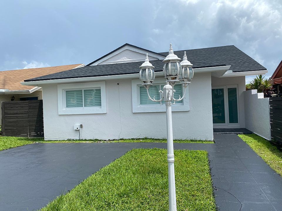 1st image of 9135 Grand Canal Dr