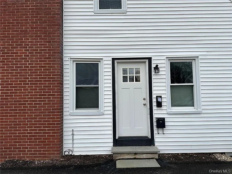 17 Harriman Ave #B — Photo 4