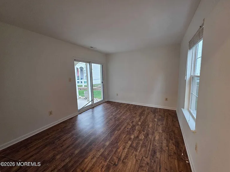 129 Tulip Ln — Photo 18