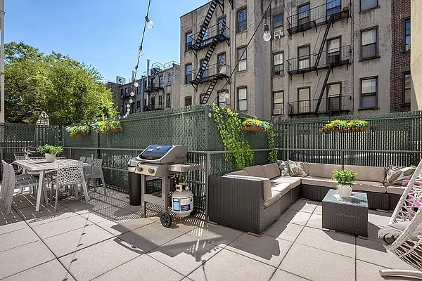 Rented by Riza Realty Corp | media 3