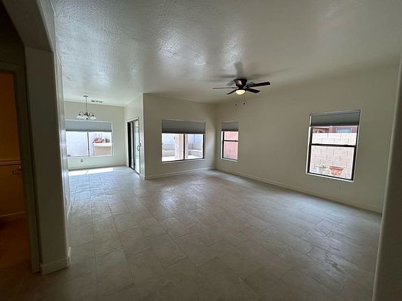 4th image of 2725 E Longhorn Pl