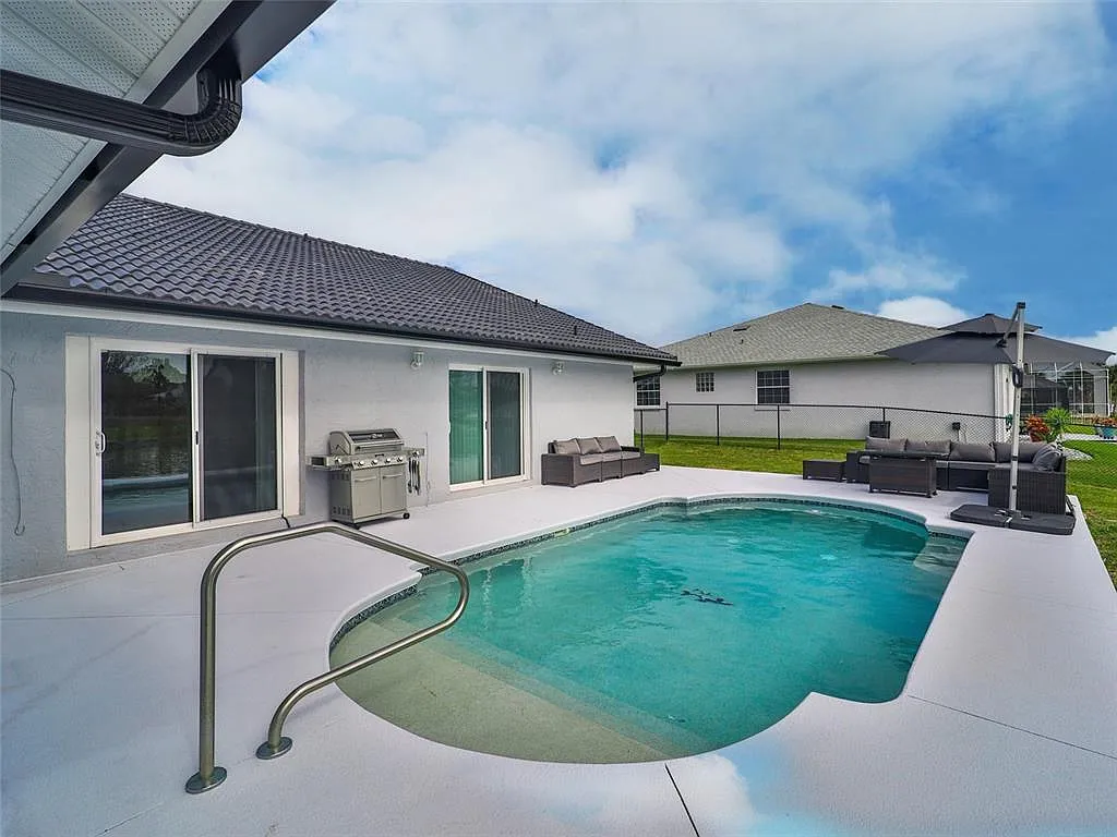 4 bed, 3.0 bath, 2669 sqft, $6,500 — Photo 3