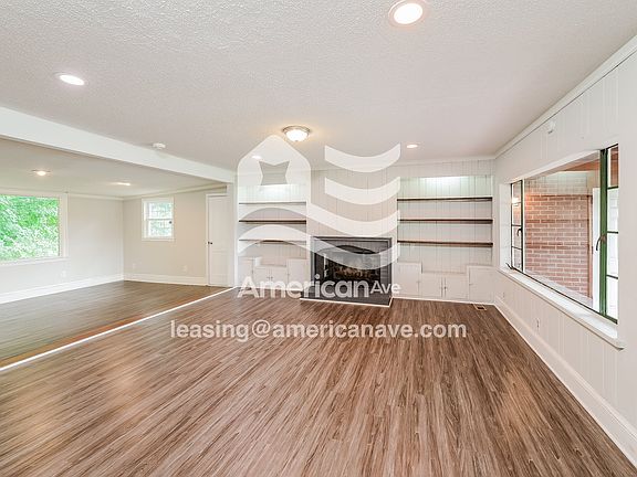 78867_003_wm_-_living_room_13123381.jpg