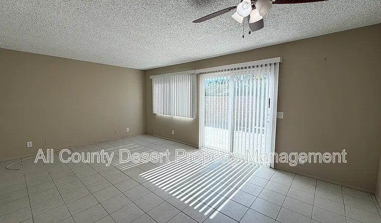 69180 Victoria Dr #8 — Photo 10