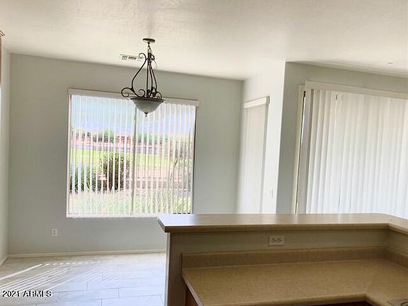 5th image of 3733 E Meadowview Dr