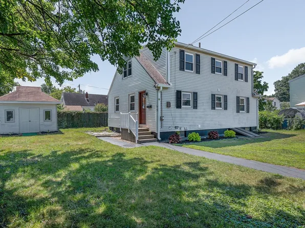 68 Waldo St, Lowell, MA 01852