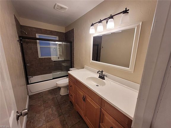 5th image of 1305 W 37th St