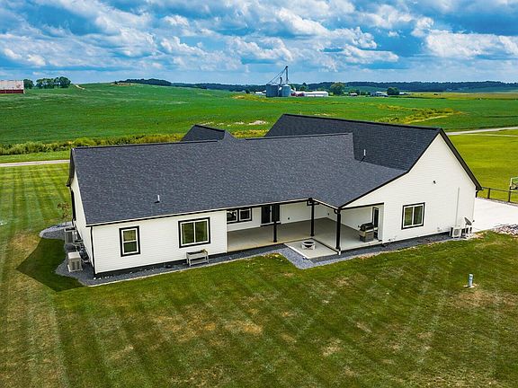 5th image of 9521 Township Road 37