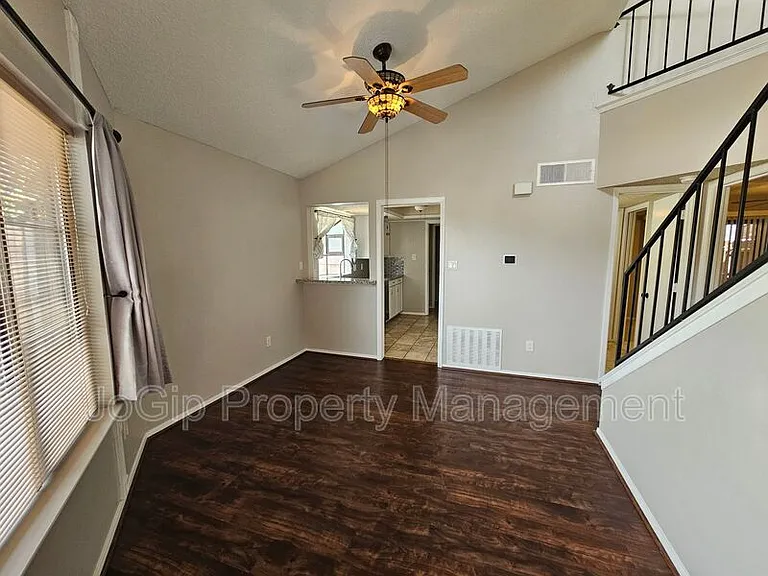 601 Harvest Hill St — Photo 8