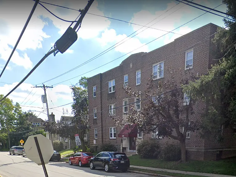 Montrose Apartments — Photo 3