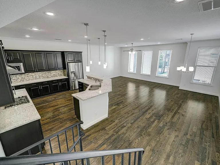 1518 Birdsall St #C — Photo 10