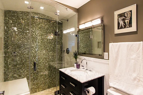 Sold by Redfin Real Estate | media 2
