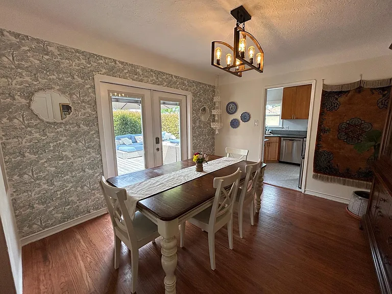 2190 Oregon Ave — Photo 11