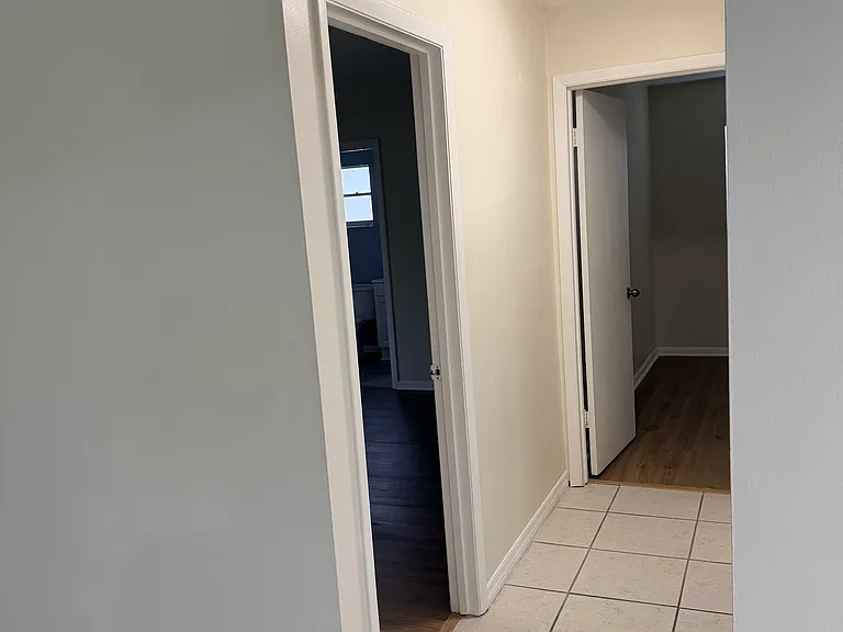 560 Lake August Dr — Photo 27