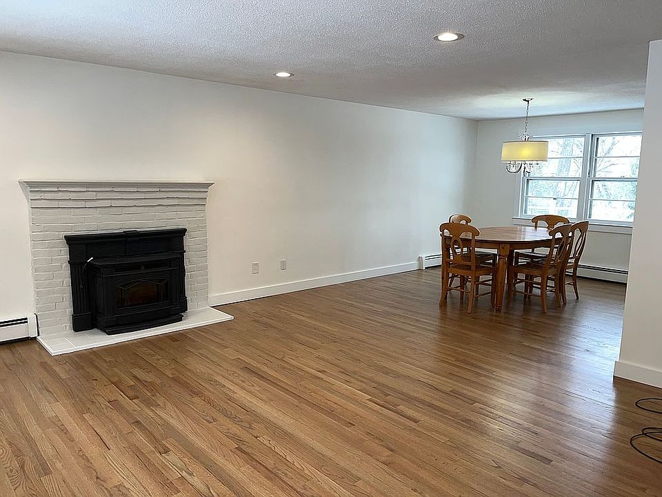 Living room with pellet stov