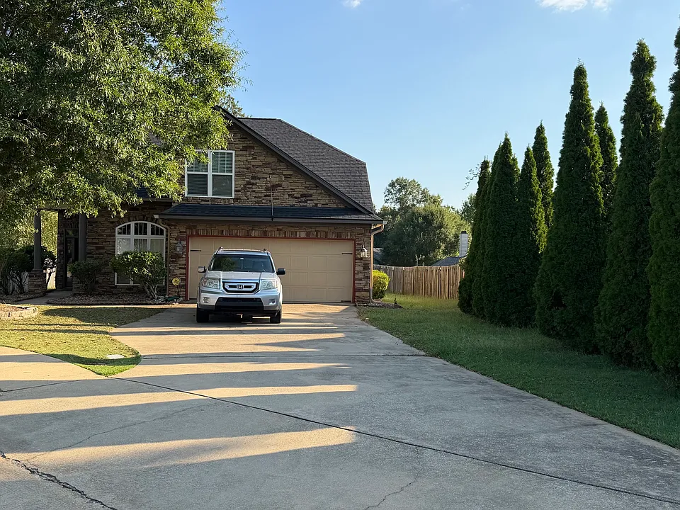 1002 Silver Lake Ct