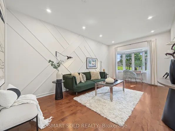 12 John Gary Dr, Markham, ON L3R 5G9