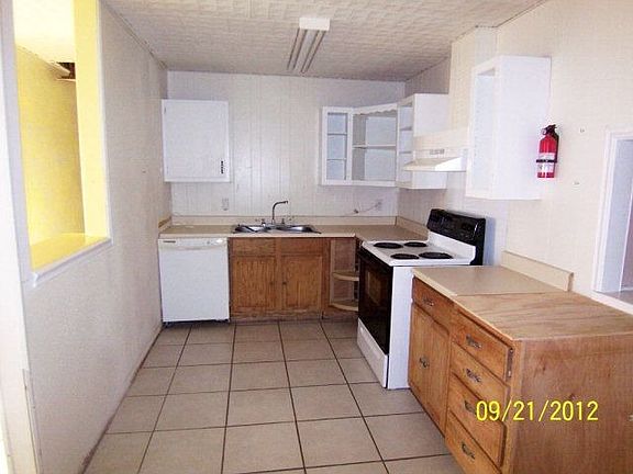 3rd image of 203 Saint Malo St