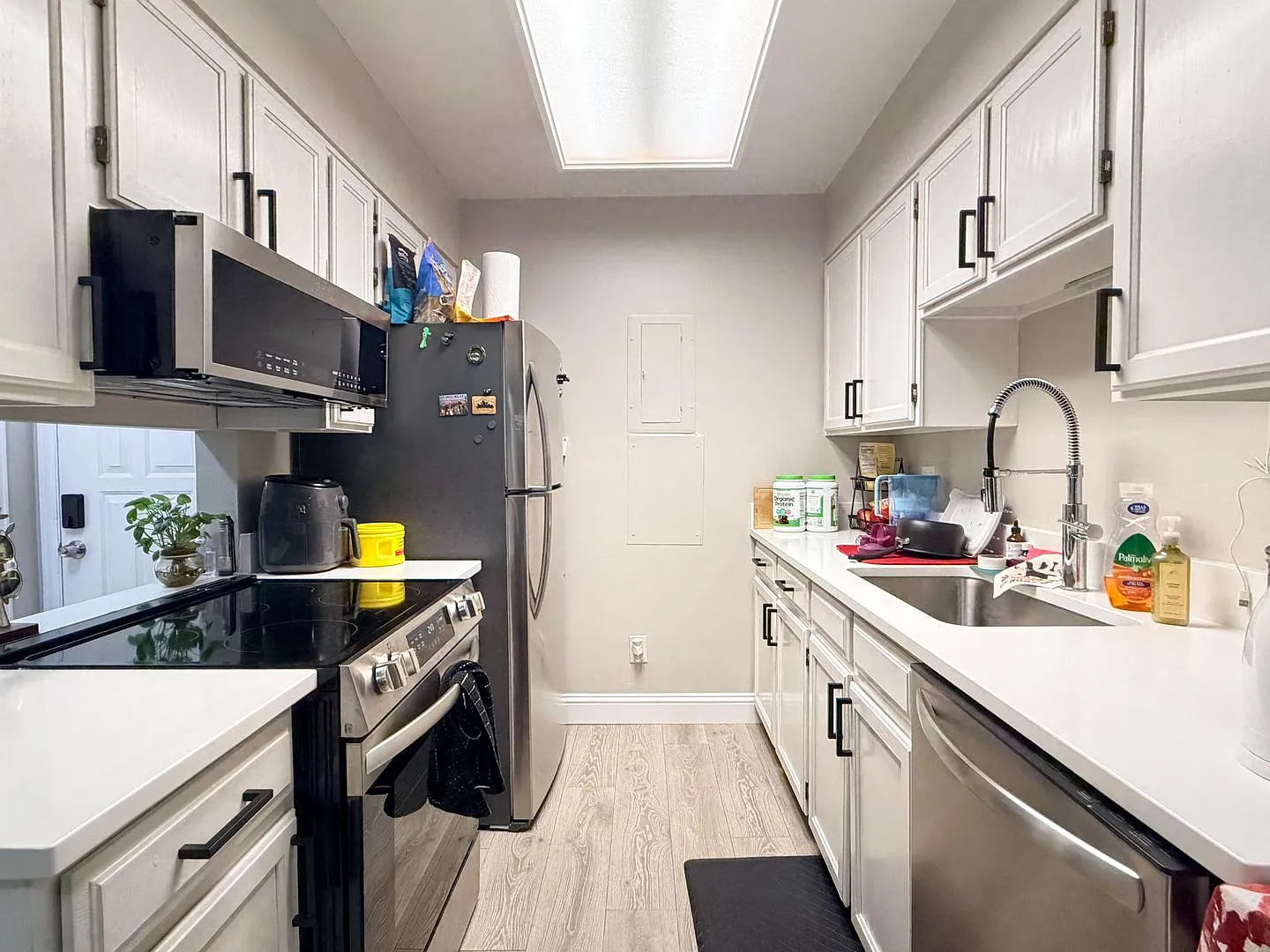 Updated Condo in Aurora — Photo 2