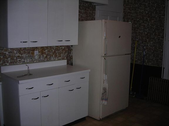 Kitchen - Now all White with new vinyl (Includes Washer/Drye