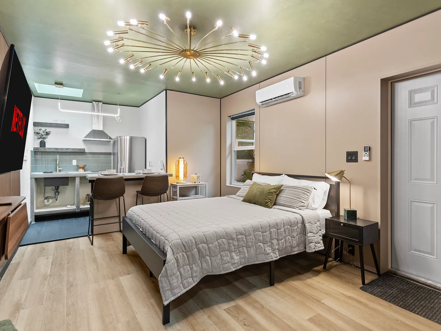 1 bed, 350 sqft, $1,700 — Photo 3