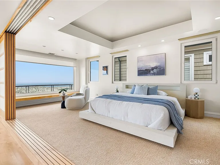 1554 E Oceanfront — Photo 35