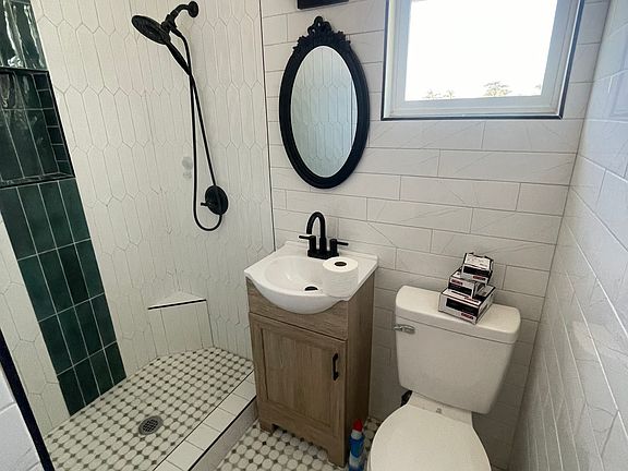 5th image of 16567 1/2 W Arrow Blvd