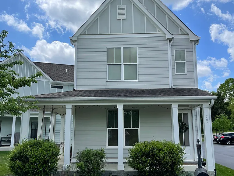 707 Cottage Park Dr — Photo 1