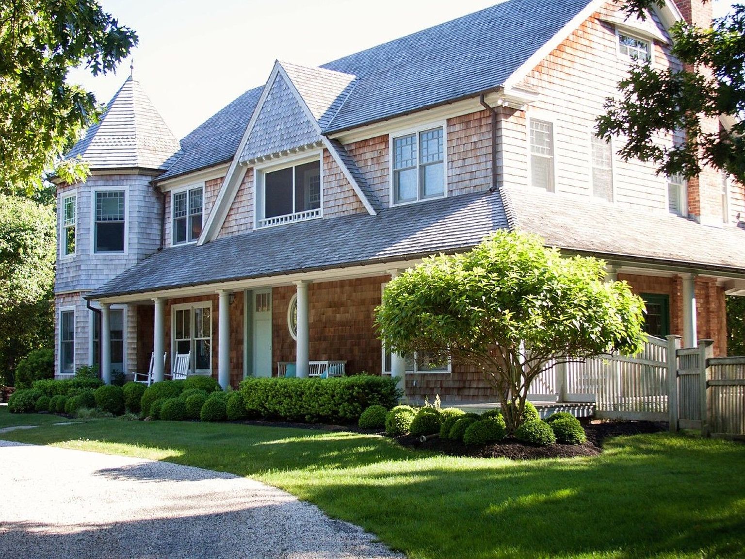 33 Barkers Island Rd, Southampton, NY 11968 | Zillow