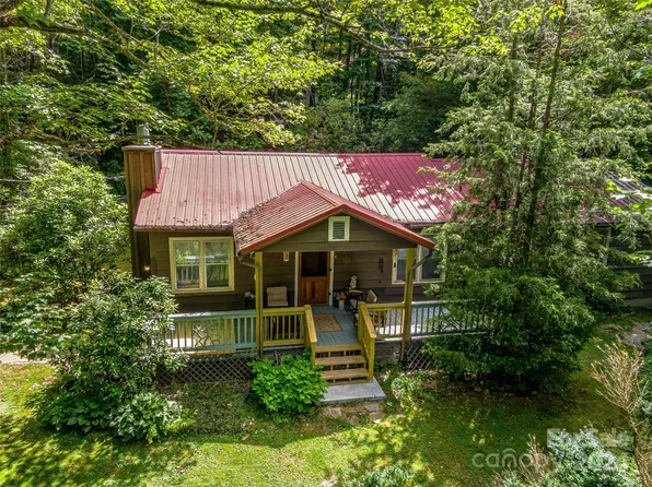 5 Heady Mountain Rd, Cashiers, NC 28717