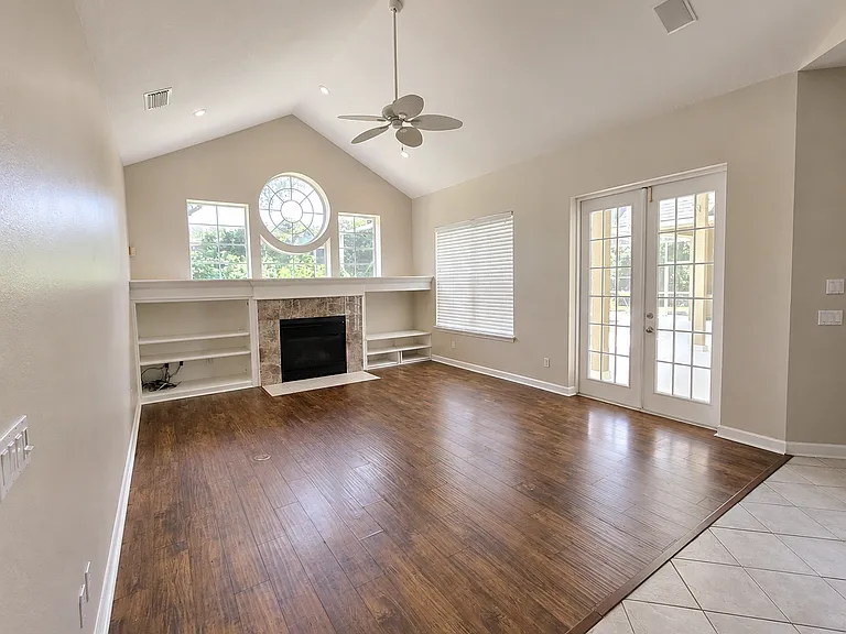 Spacious Modern Living Room with Fireplace