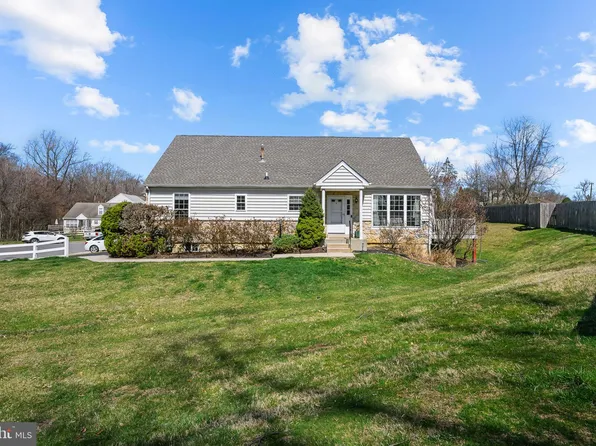 4237 Chatham Cir, Upper Chichester, PA 19014