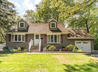 5 Bellows Ln, New City, NY 10956