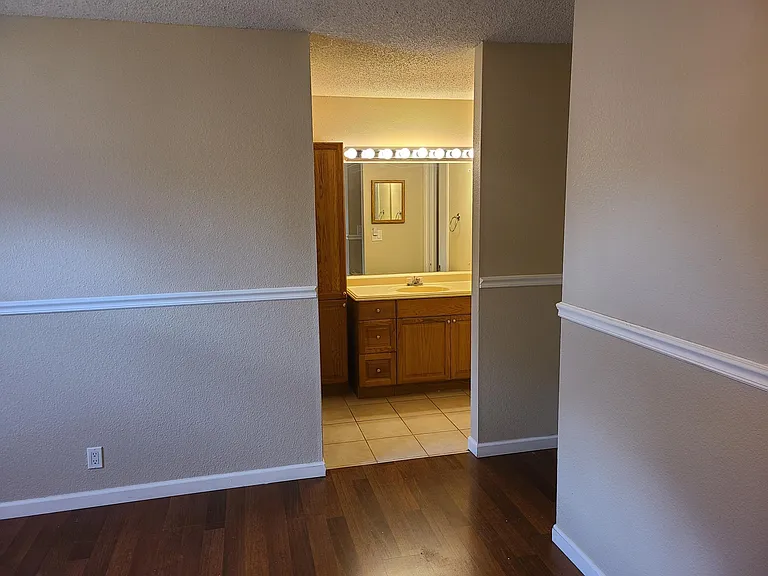 8406 Glen Echo — Photo 9